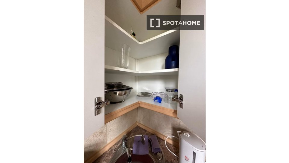 Double room Berlin, 5 beds, 85m² — photo 4