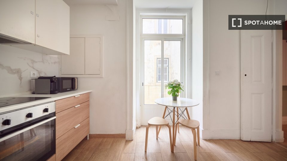 Double room Lisbon, 10 beds — photo 30