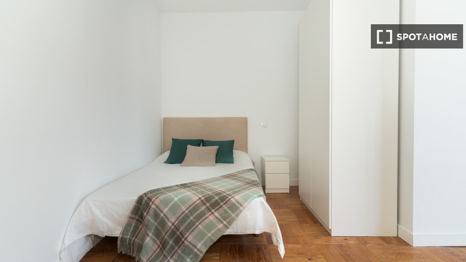 Double room Madrid, 10 beds, 380m² — photo 14