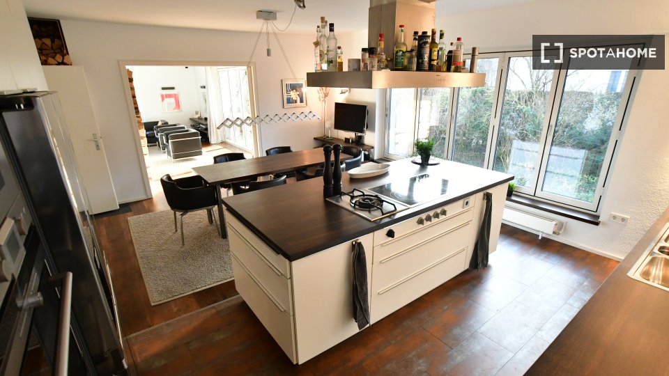 Apartment Stuttgart, 3 beds, 125m² — photo 9