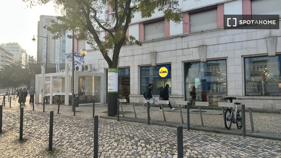 Double room Lisbon, 6 beds, 160m² — photo 13