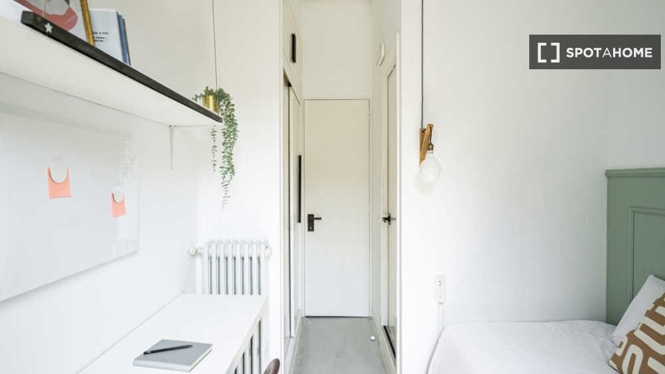 Double room Madrid, 67 beds — photo 84