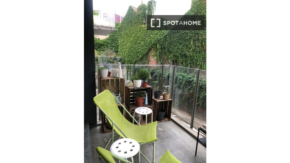 Double room Brussels, 1 bed, 98m² — photo 3