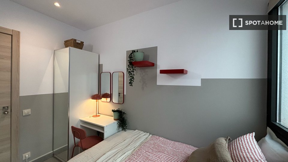 Double room Barcelona, 4 beds, 90m² — photo 16