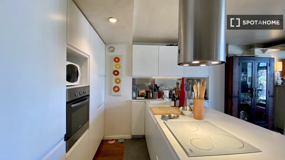 Apartment Lisbon, 2 beds, 190m² — photo 16