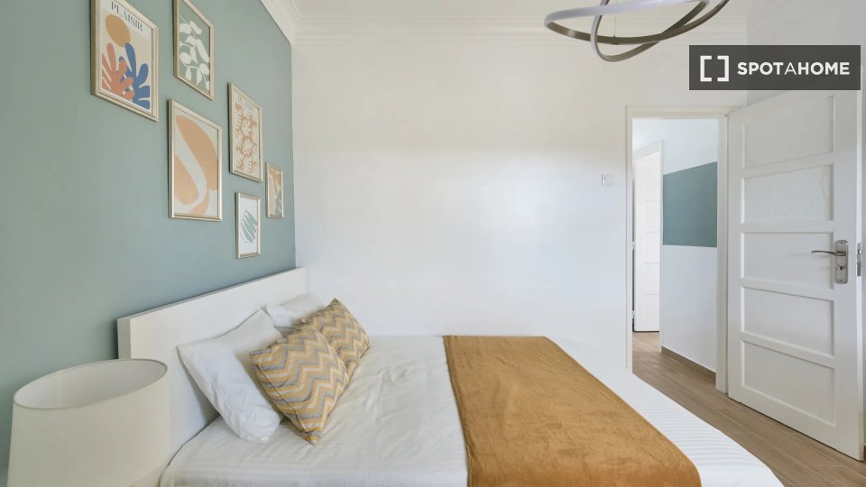 Double room Lisbon, 4 beds — photo 3