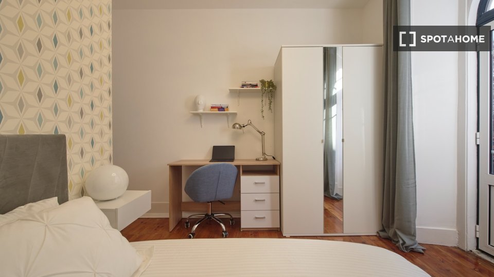 Double room Lisbon, 8 beds — photo 13