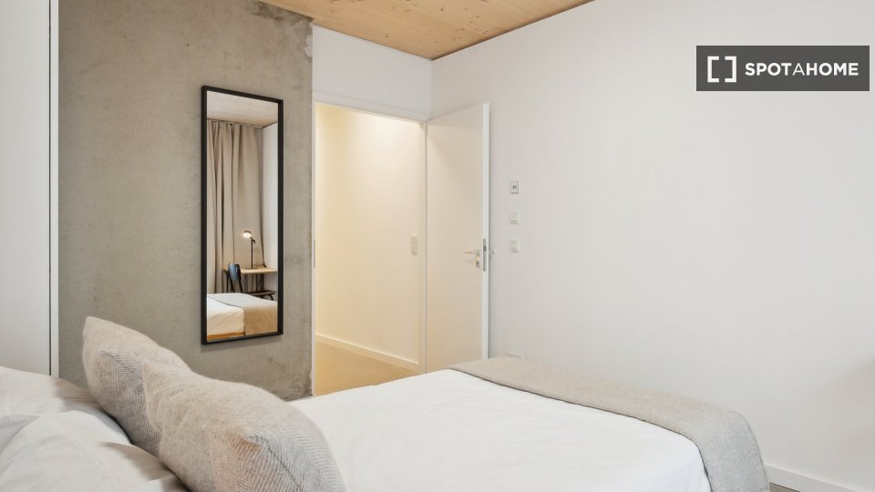 Double room Berlin, 4 beds, 97m² — photo 20