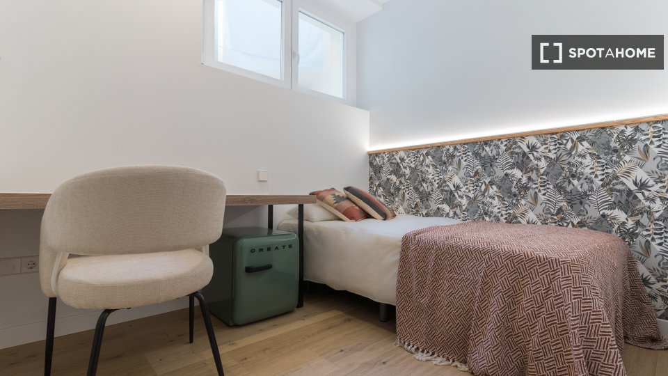 Double room Madrid, 6 beds — photo 2