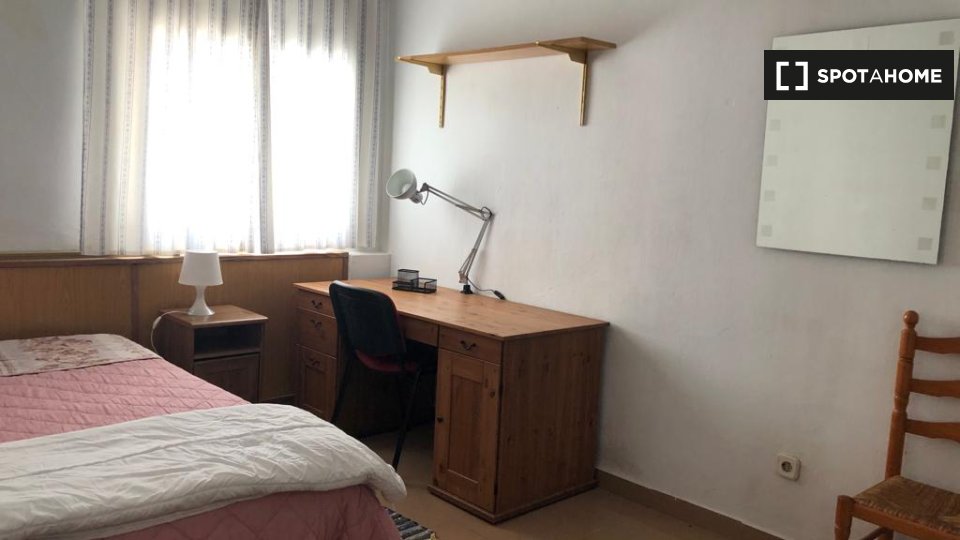 Double room Madrid, 11 beds, 300m² — photo 2
