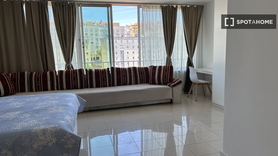 Double room Lisbon, 4 beds, 125m² — photo 30