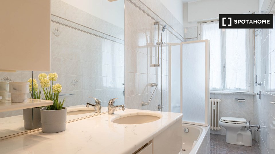 Double room Milan, 4 beds, 90m² — photo 3
