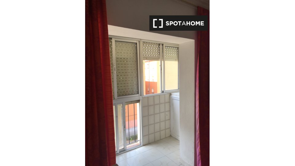 Double room Madrid, 3 beds, 52m² — photo 4