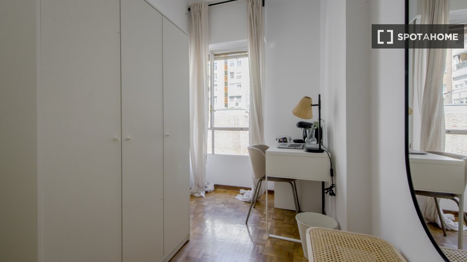 Double room Madrid, 8 beds — photo 18