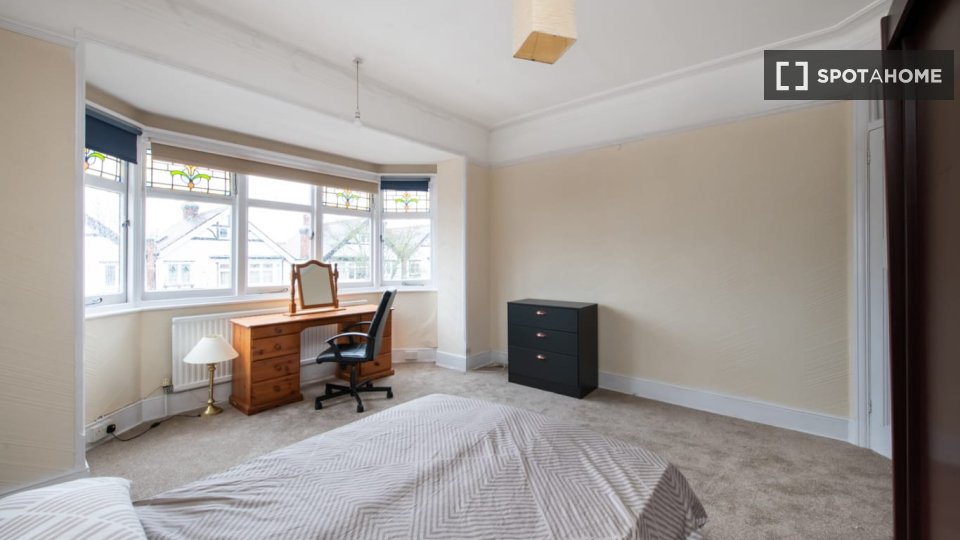 Double room London, 5 beds — photo 19