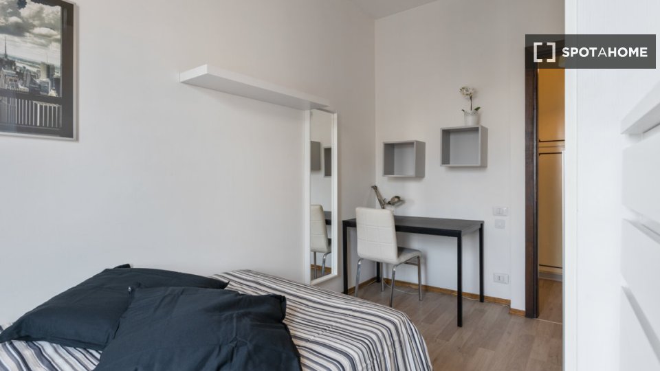 Double room Milan, 5 beds, 129m² — photo 2