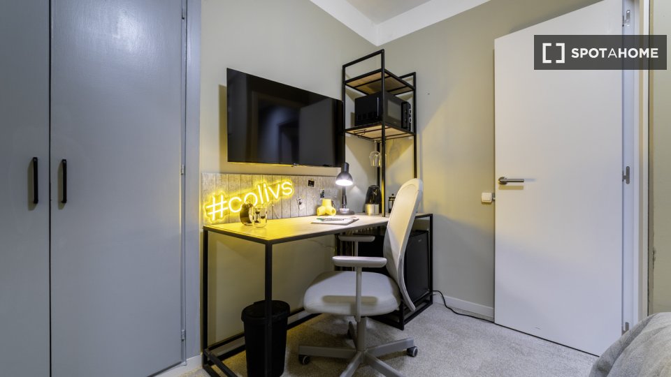 Double room Madrid, 7 beds, 157m² — photo 4