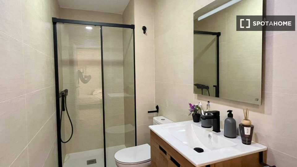 Double room Valencia, 3 beds, 17m² — photo 13