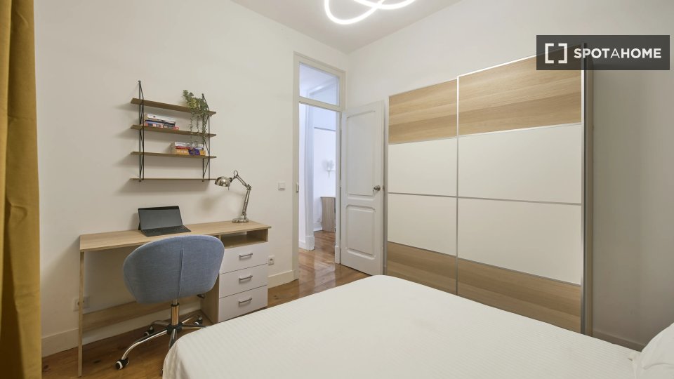 Double room Lisbon, 8 beds — photo 13