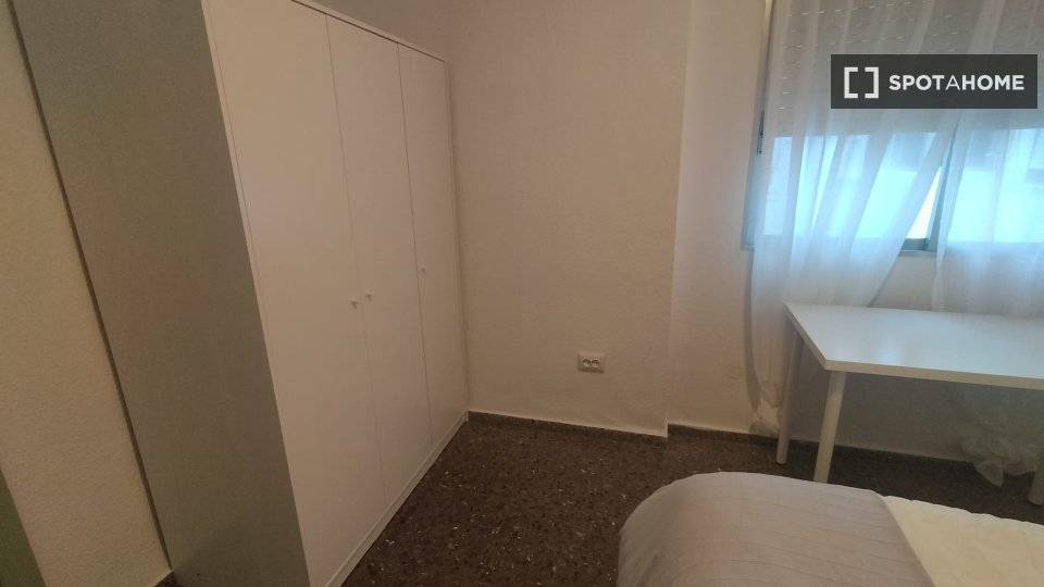 Double room Valencia, 4 beds, 120m² — photo 11