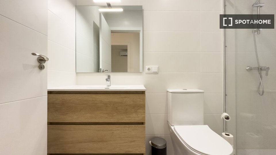 Apartment Barcelona, 2 beds, 54m² — photo 5