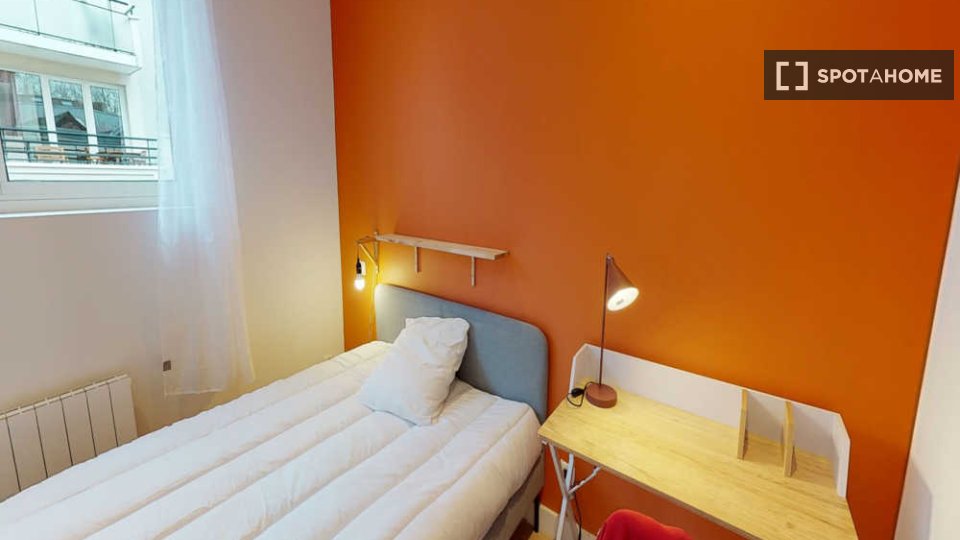Double room Lille, 5 beds, 110m² — photo 9