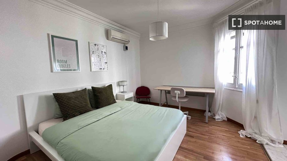 Double room Madrid, 5 beds — photo 3