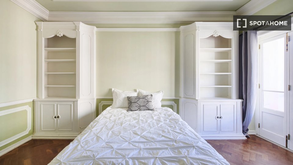 Double room Lisbon, 6 beds — photo 12