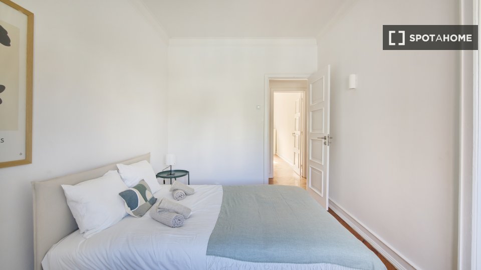 Double room Lisbon, 6 beds — photo 19