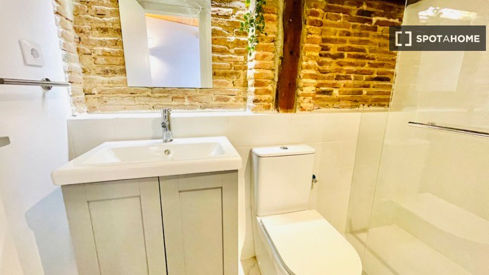 Double room Madrid, 18 beds — photo 5