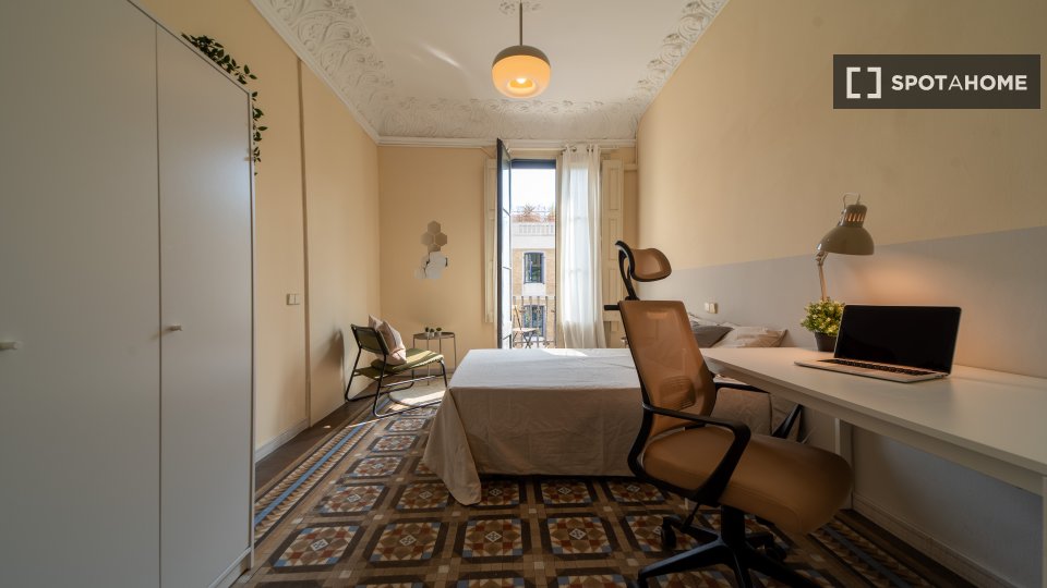 Double room Barcelona, 7 beds, 160m² — photo 8