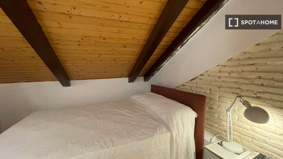 Double room Madrid, 18 beds — photo 11