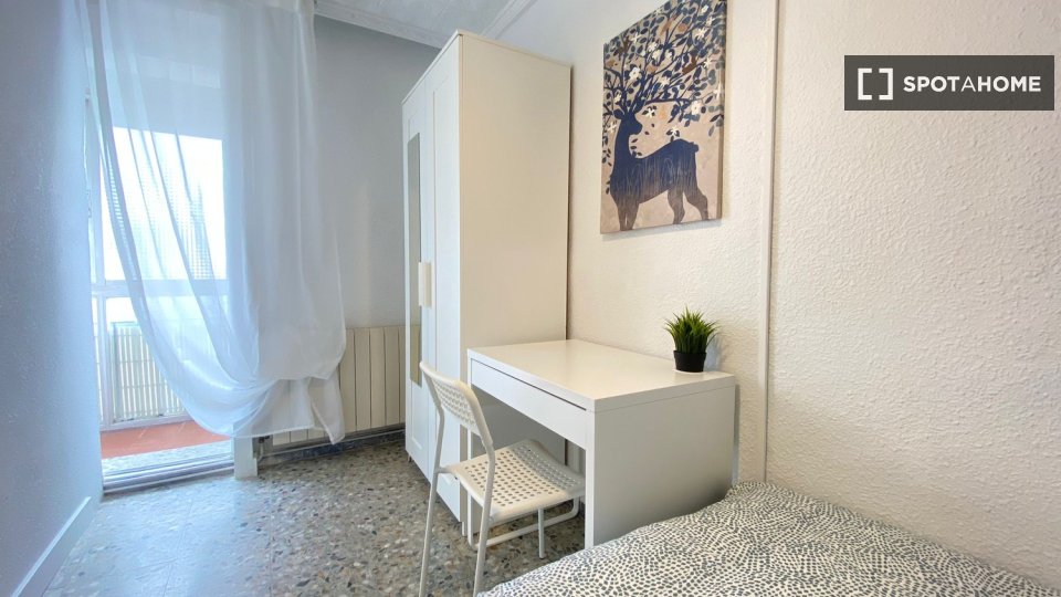 Chambre double Madrid, 5 chambres — photo 16