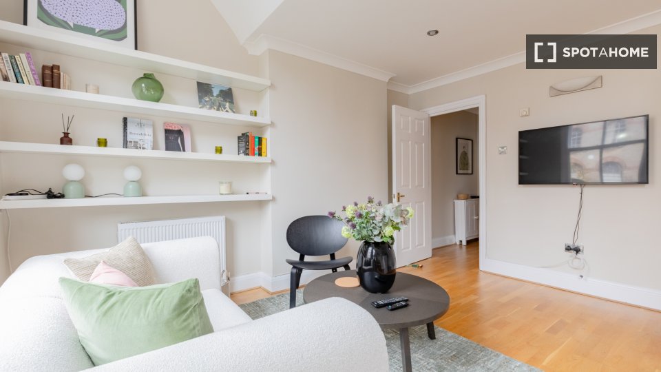 Apartment London, 2 beds — photo 16