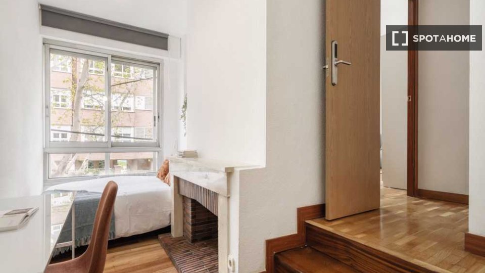 Double room Madrid, 10 beds — photo 18