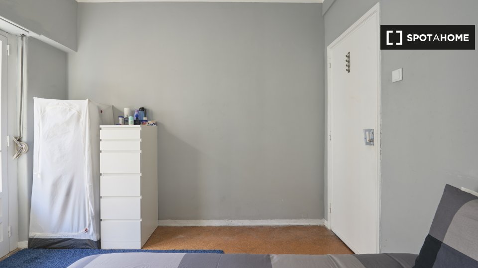 Double room Lisbon, 6 beds — photo 12