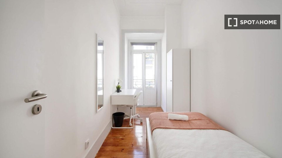 Double room Lisbon, 8 beds — photo 9