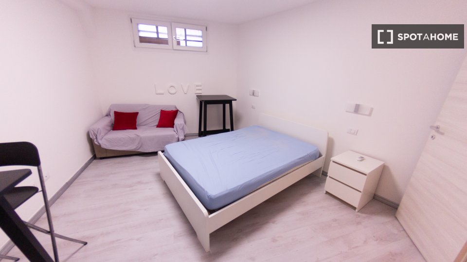 Double room Milan, 3 beds, 75m² — photo 19