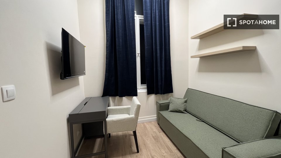 Apartment Budapest, 2 beds, 45m² — photo 13