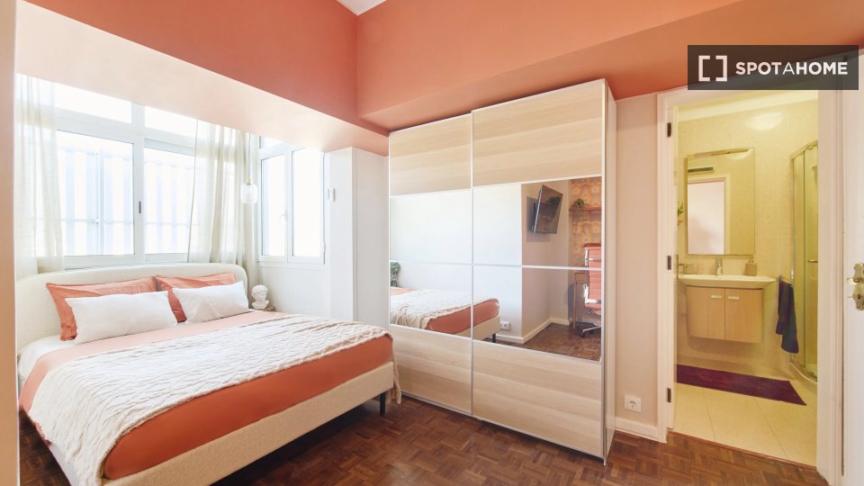Double room Lisbon, 9 beds — photo 12