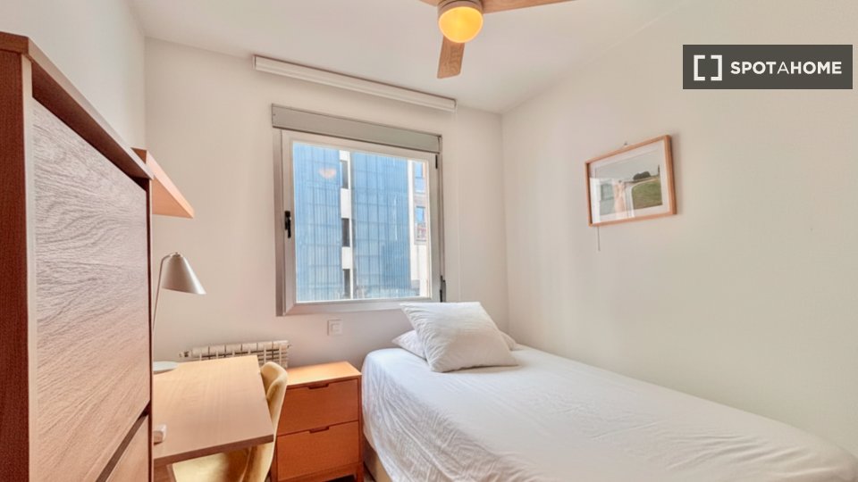 Apartment Madrid, 4 beds, 115m² — photo 3