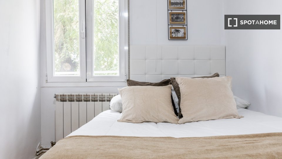 Double room Madrid, 5 beds — photo 3