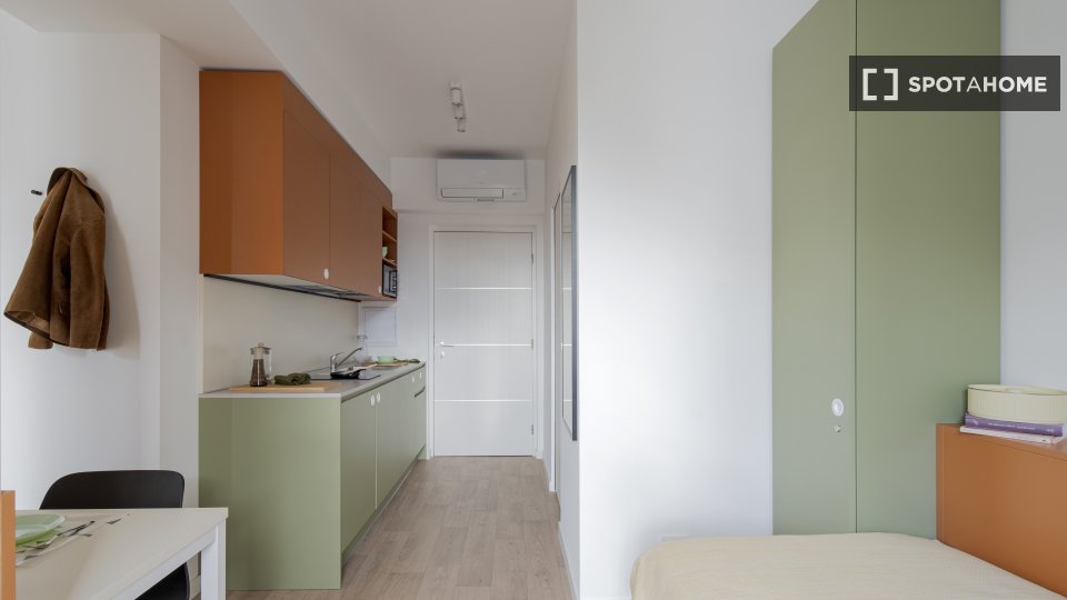 Double room Florence, 2 beds, 21m² — photo 11