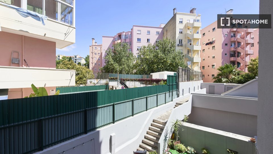 Double room Lisbon, 7 beds — photo 8
