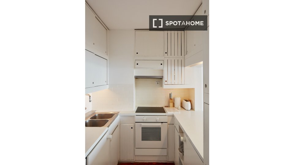 Apartment Lisbon, 1 bed — photo 3