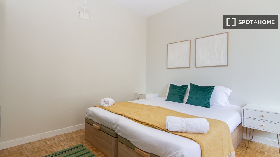 Double room Madrid, 5 beds — photo 40