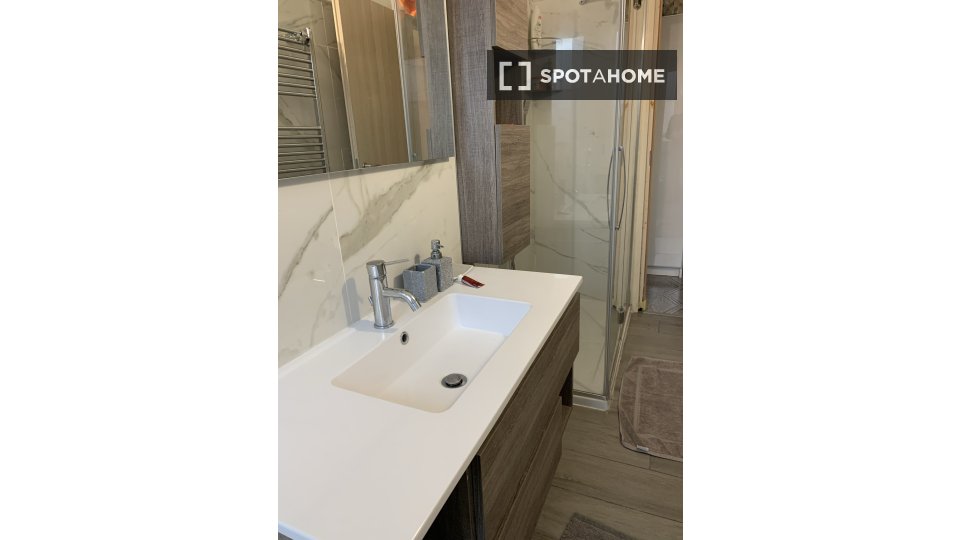 Double room Milan, 2 beds, 70m² — photo 5