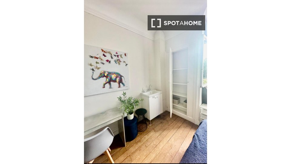 Double room Brussels, 5 beds, 180m² — photo 9