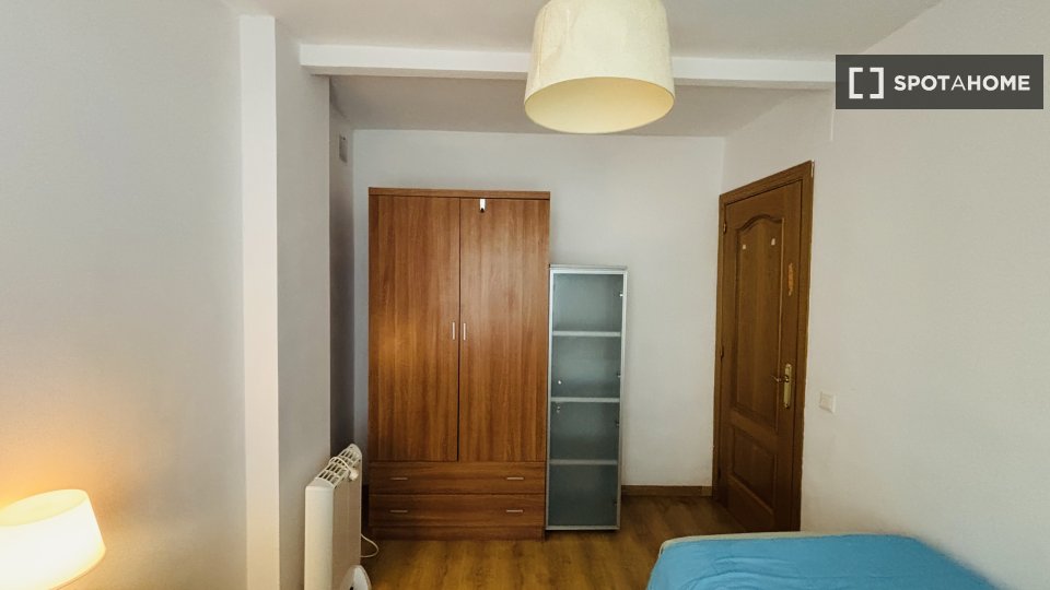 Se alquila habitación en Alcalá de Henares, Madrid