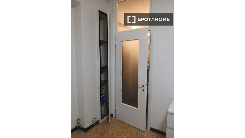 Double room Milan, 1 bed, 16m² — photo 4